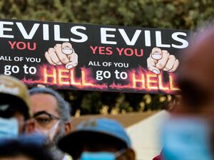 Lebanese Protest Fuel Shortage, Power Outage