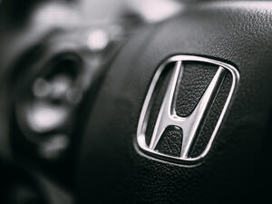 هوندا أول شركة يابانية تبيع السيارات عبر الإنترنت