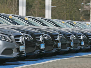 مجموعة دايملر تعلن انفصالها بشكل رسمي عن مرسيدس بنز 