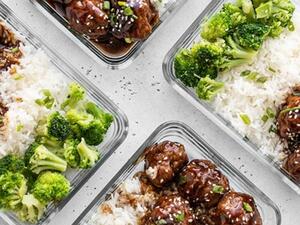 كرات اللحم مع صلصة التيرياكي والأرز