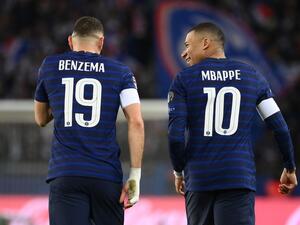 مبابي وبنزيمة يقودان فرنسا لاكتساح كازاخستان