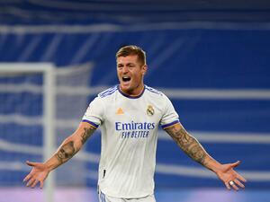 كروس يحتفل بهدفه