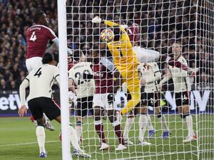 ويست هام يصعق ليفربول