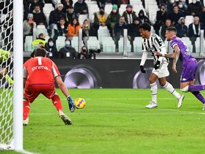 كوادرادو (وسط) قبل تسجيل هدف انتصار يوفنتوس