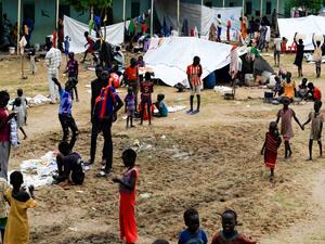 thousands starving in South Sudan camps