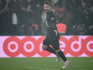 ميسي يقود الباريسيين لفوز جديد