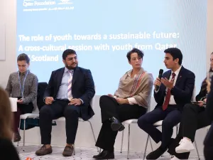شباب من مؤسسة قطر يدعون إلى تضمين قضية المناخ في المناهج الأكاديمية خلال  مؤتمر الأطراف 26