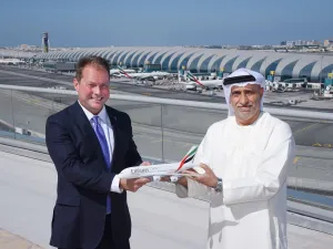 طيران الإمارات تعزز جهود الاستدامة عبر تطبيق برمجيات "جنرال إلكتريك الرقمية" ضمن عملياتها