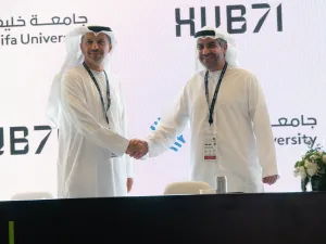 Hub71  وجامعة خليفة تعتزمان تعزيز الفرص المتاحة أمام الطلاب الاستثنائيين ليصبحوا رؤساء شركاتهم الخاصة