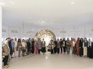 شركة الحمراء العقارية تستضيف لجنة المرأة الدبلوماسية في جولة لمعرض"تبصّر"