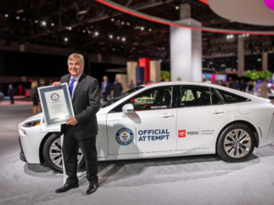 تويوتا ميراي تدخل موسوعة غينيس لأطول رحلة خالية من الانبعاثات الكربونية بلغت 1,360 كيلومتراً 