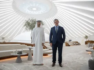 على هامش فعاليات معرض إكسبو 2020 دبي معالي محمد بن هادي الحسيني يلتقي رئيس بنك التنمية الجديد لدول البريكس