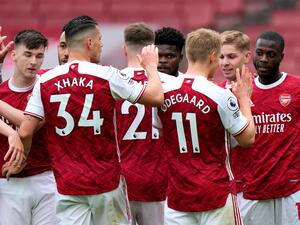 آرسنال يسعى للعودة بنتيجة إيجابية من أمام مانشستر يونايتد (المصدر: جول)