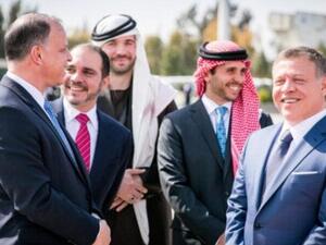 الملك عبدالله برفقة اشقائه 