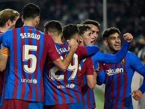 برشلونة يتحدى إشبيلية اليوم