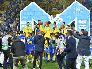 بوكا يظفر باللقب على حساب برشلونة