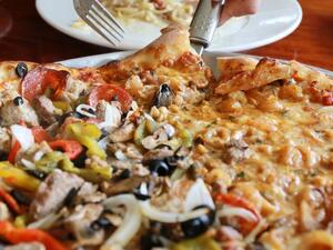 بيتزا الخضار السريعة لسهرة الكريسماس