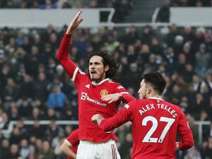 كافاني ينقذ مانشستر يونايتد من الخسارة (المصدر: حساب الدوري الإنجليزي على تويتر)