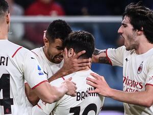 ميسياس (وسط) يقود ميلان للفوز