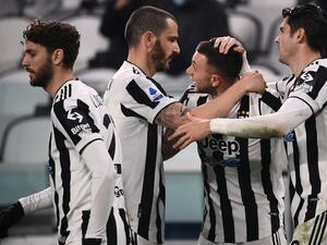 لاعبو يوفنتوس يحتفلون بالهدف الثاني