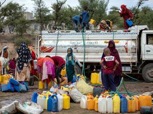 Funds shortage forces WFP to cut food aid to Yemen