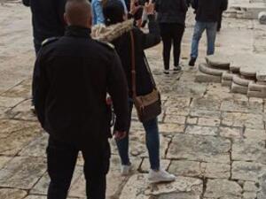 Jewish Israeli settlers in Al Aqsa Compound 