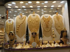 الذهب في الإمارات يستقر اليوم 