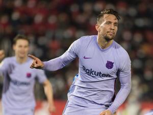 دي يونغ يقود برشلونة للفوز