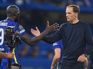 توخيل يصافح لوكاكو