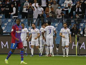 ريال مدريد يجتاز برشلونة بصعوبة