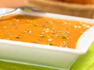 شوربة تشعرك بالدفىء خلال فصل الشتاء البارد