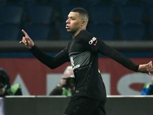 مبابي يحتفل بهدف باريس سان جيرمان الأول