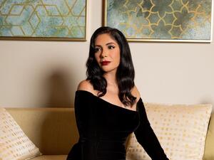 استوحي فستان خطوبتك من الممثلة منى زكي استوحي فستان خطوبتك من الممثلة منى زكي