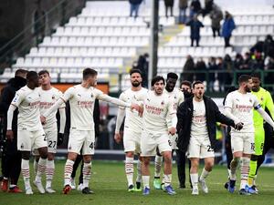 ميلان يواجه سبيزيا وعينه على النقاط الثلاث لانتزاع صدارة الدوري الإيطالي من جاره إنتر