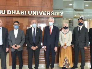 جامعة أبوظبي تعزز علاقات التعاون مع جامعات  ماليزية رائدة