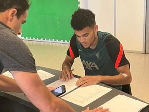 Luis Diaz signs for Liverpool (Photo: @FabrizioRomano)