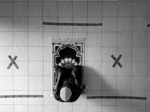 Kuwait reimposes social distancing measures for mass events, mosque prayers