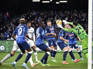 إنتر ميلان يتعادل مع نابولي بهدف لمثله