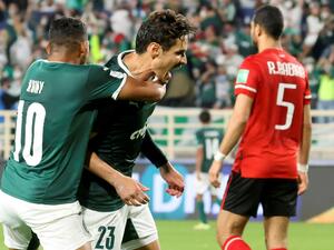 بالميراس يتخطى الأهلي ويضرب موعداً مع الفائز من مواجهة تشيلسي والهلال