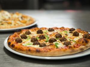 طريقة عمل بيتزا الكفتة