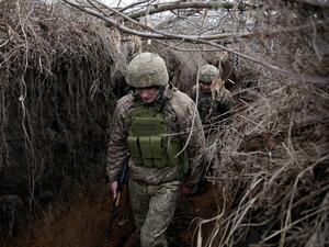 New explosions shake east Ukraine