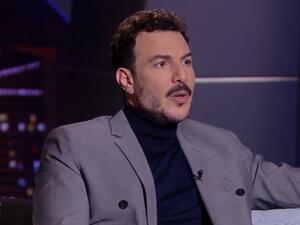 بالفيديو: بكاء باسل خياط في مقابلة تلفزيونية..هل يعتزل الفن قريبًا؟