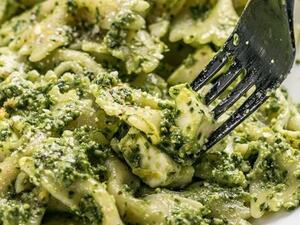 طبق الباستا بالكايل والبيستو