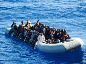 Tunisia rescues 163 asylum seekers off its eastern coast