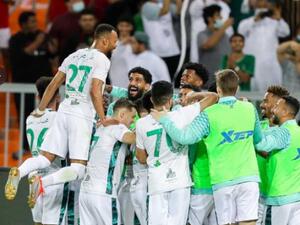 الأهلي يستعد لمواجهة الهلال