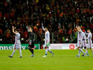 برشلونة إلى ربع النهائي