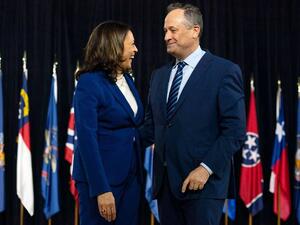 إصابة زوج نائبة الرئيس الأمريكي كورونا