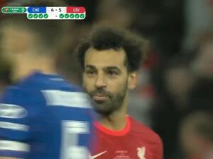 صلاح يحاول تشتيت انتباه جورجينيو