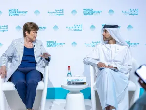 وزارة المالية تشارك بفعاليات القمة العالمية للحكومات 2022