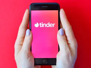 After the Swindler's Scandal, Tinder Adds Background Checks Feature